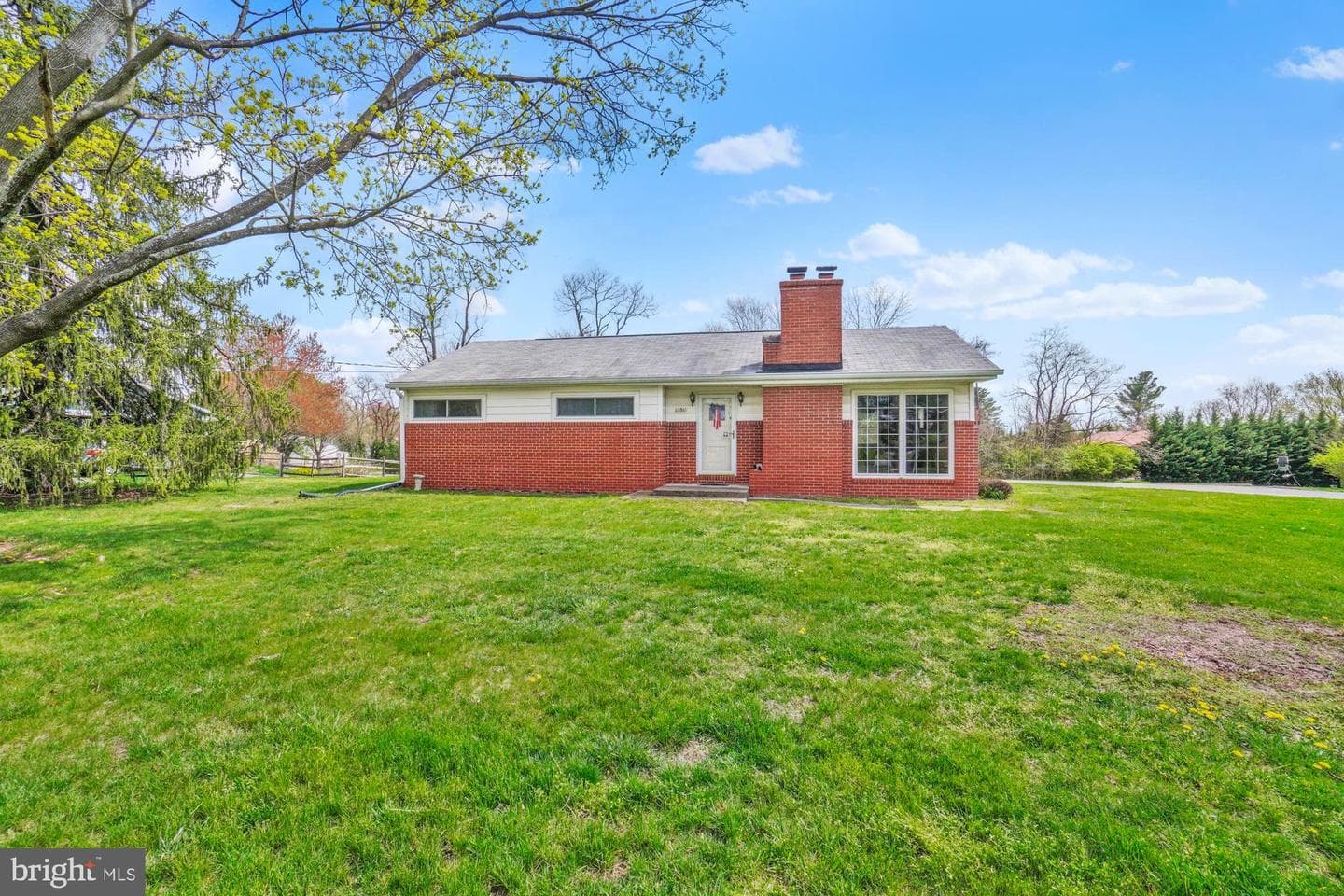 19519 Fisher Avenue photo 2