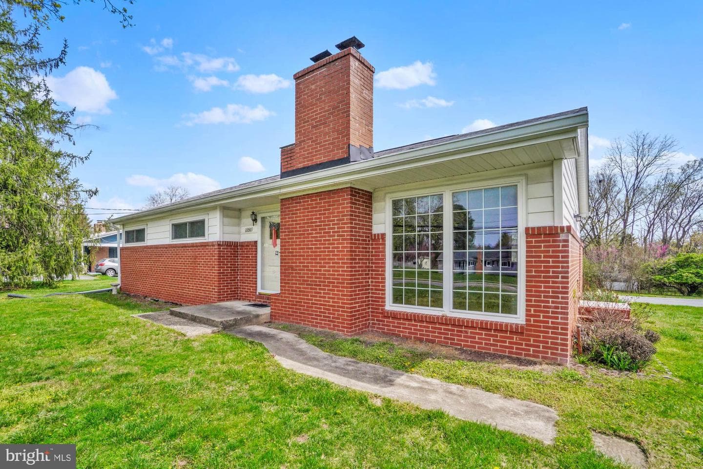 19519 Fisher Avenue photo 5