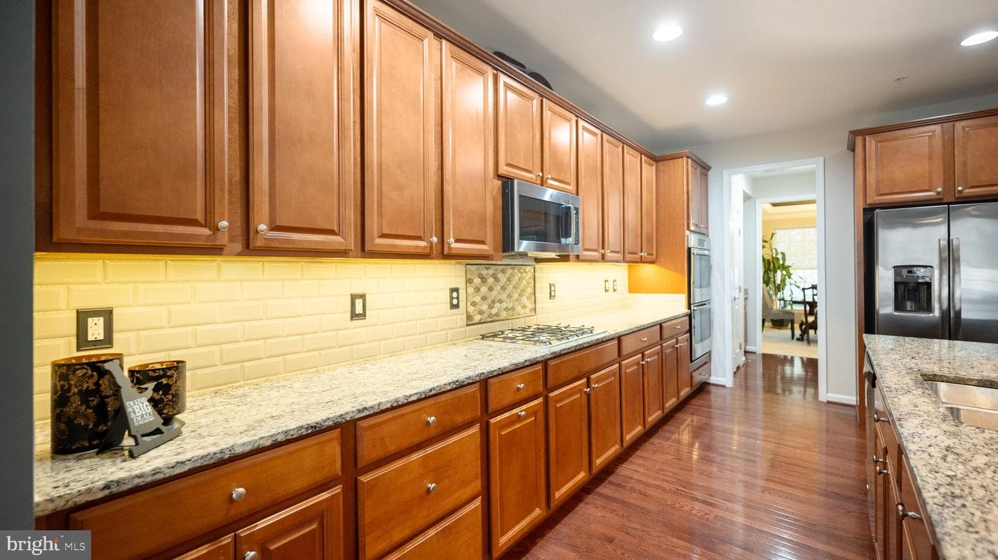 22800 Glacier Lily Drive photo 14
