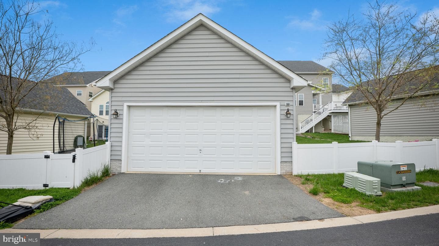 22800 Glacier Lily Drive photo 36