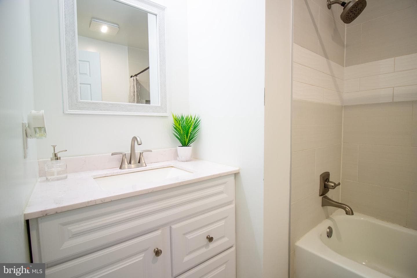 12409 Ofallon Street photo 17