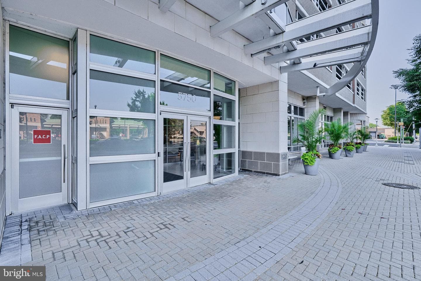 5750 Bou Avenue #810 photo 39