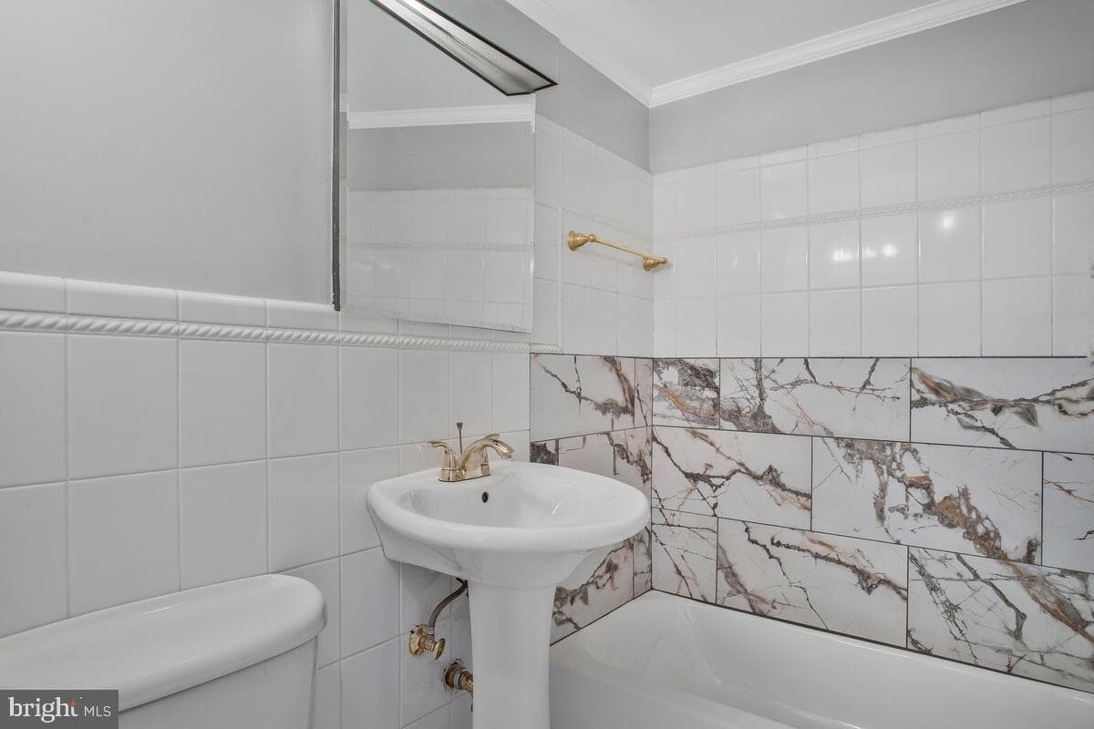 10201 Grosvenor Place #1017 photo 13