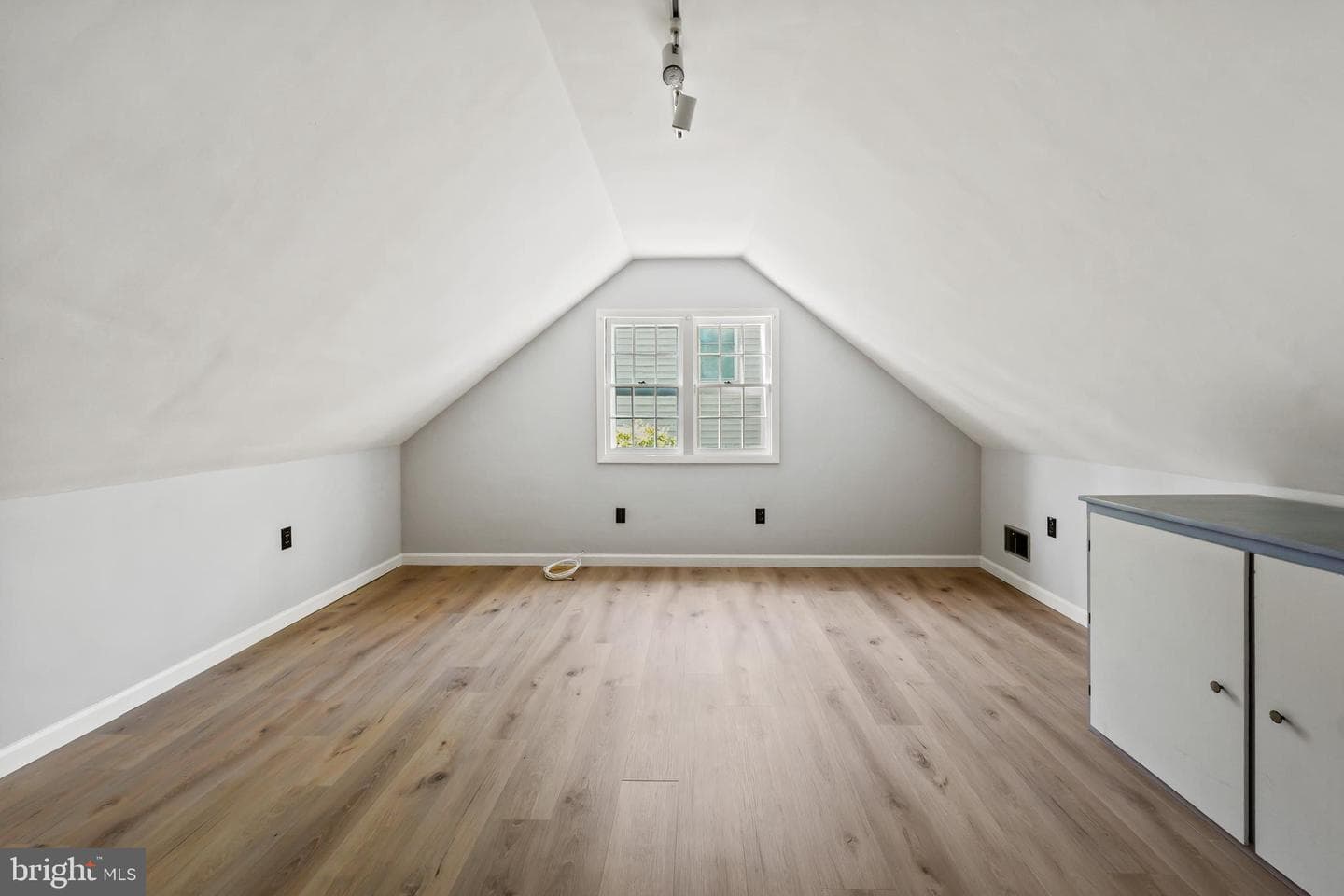 10210 Procter Street photo 23