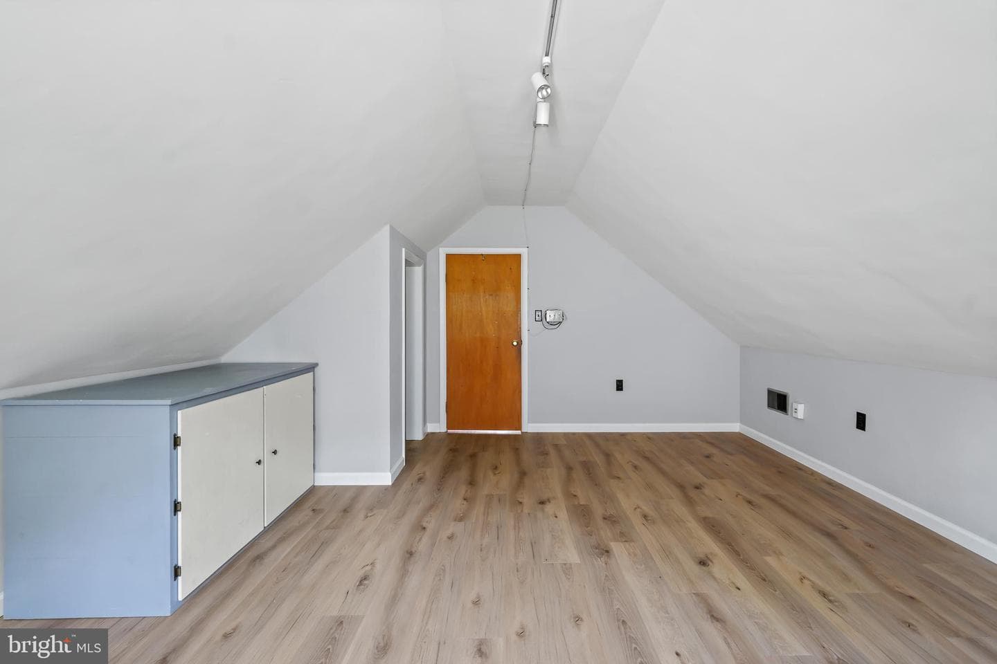 10210 Procter Street photo 24