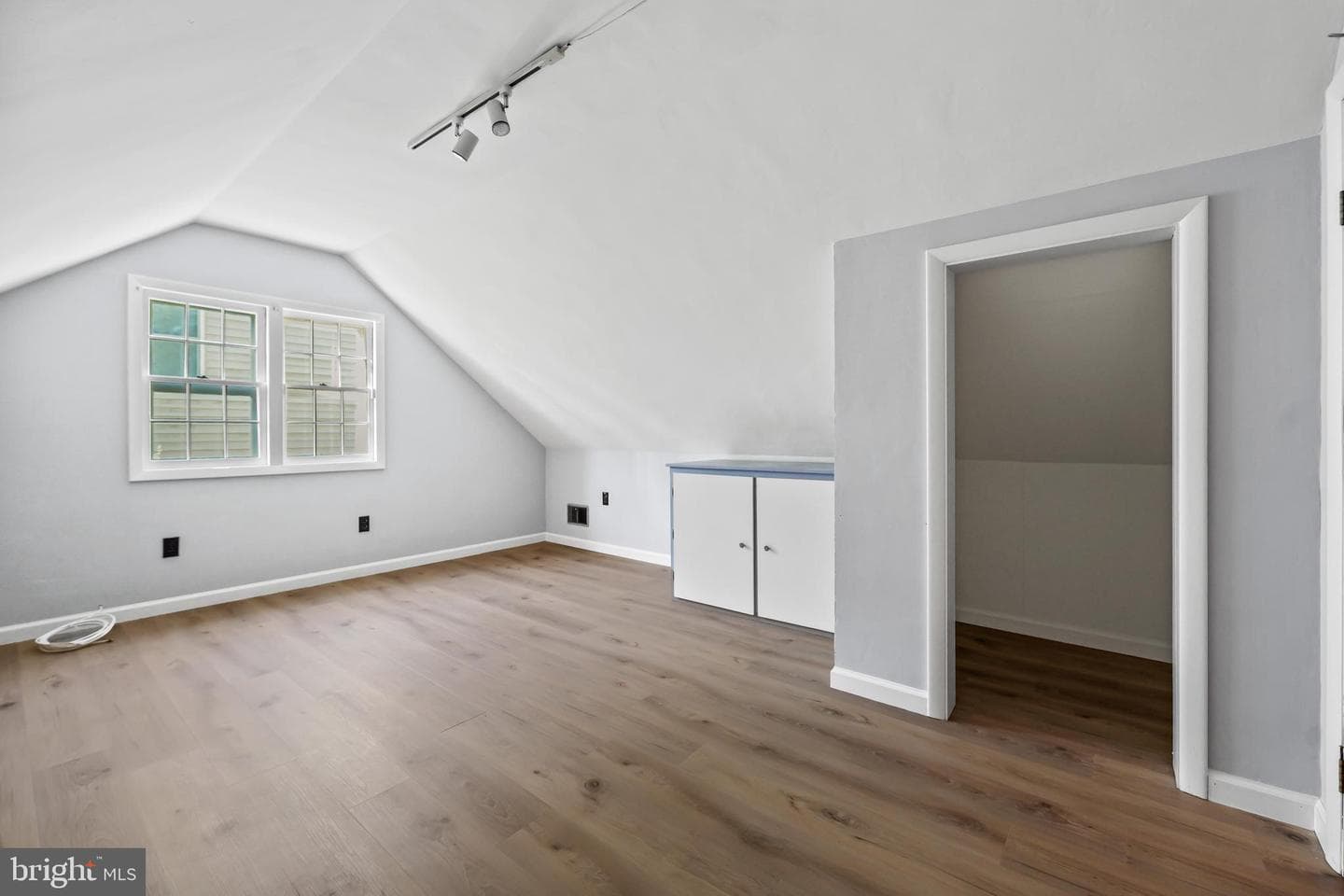 10210 Procter Street photo 26