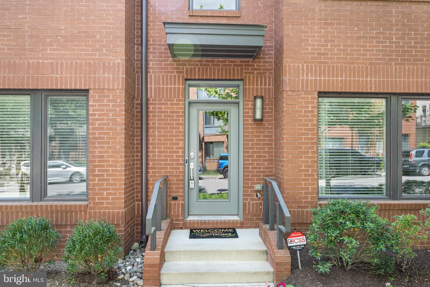 16324 Decker photo 2