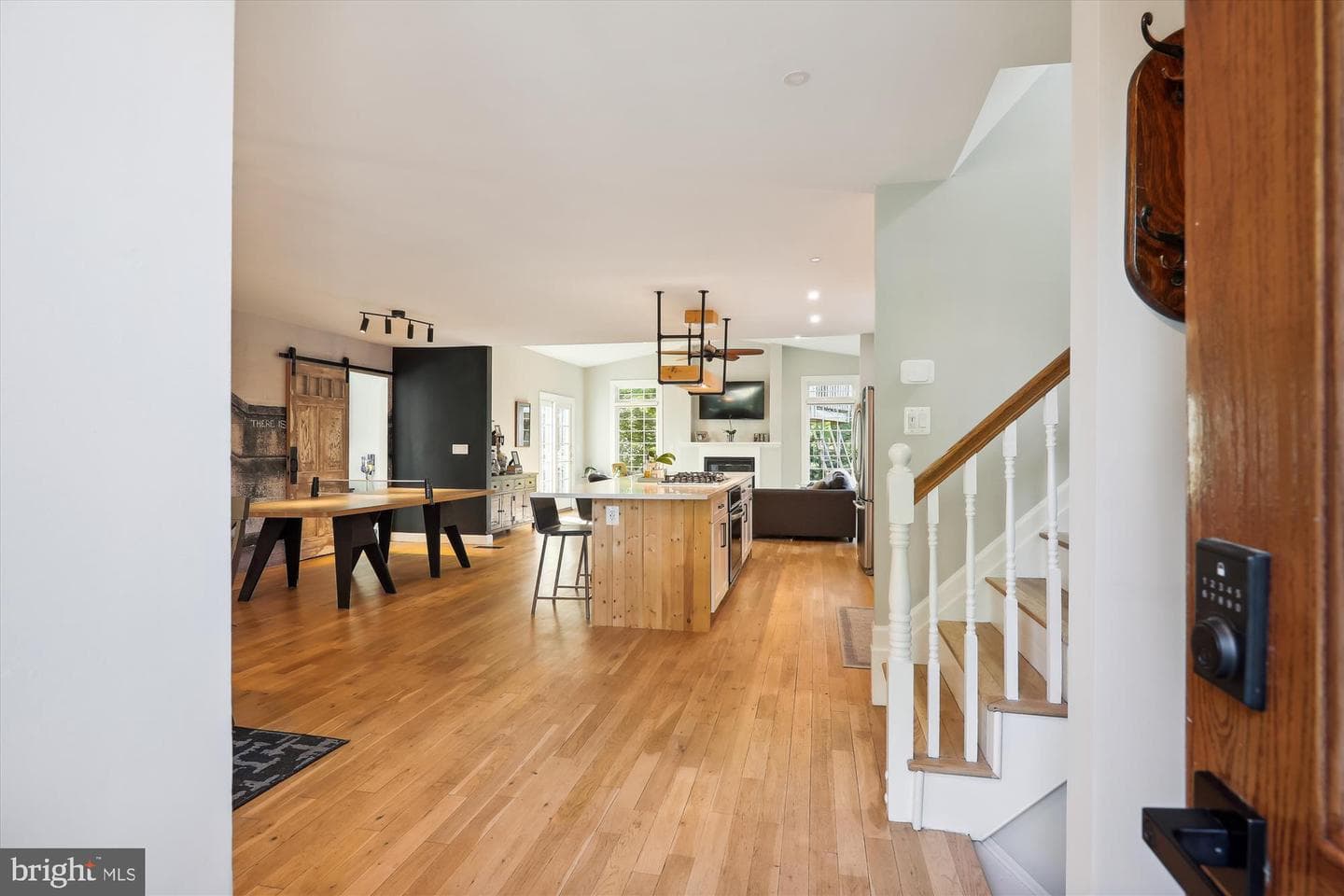 9 Barclay Court photo 4