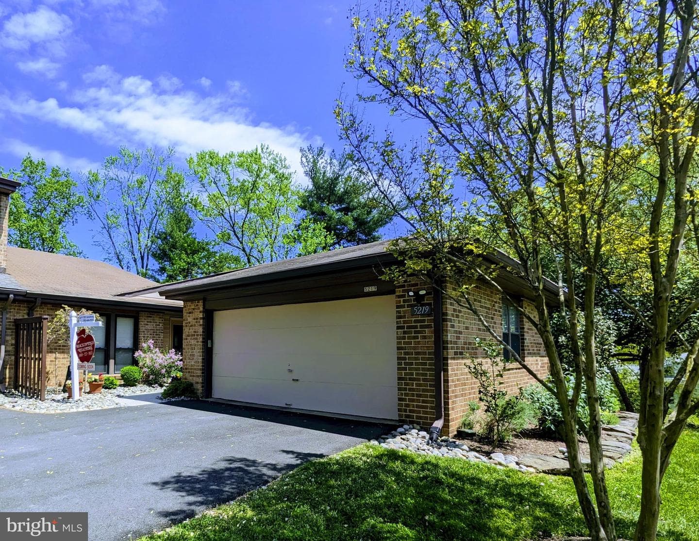 5219 Strathmore Avenue photo 4