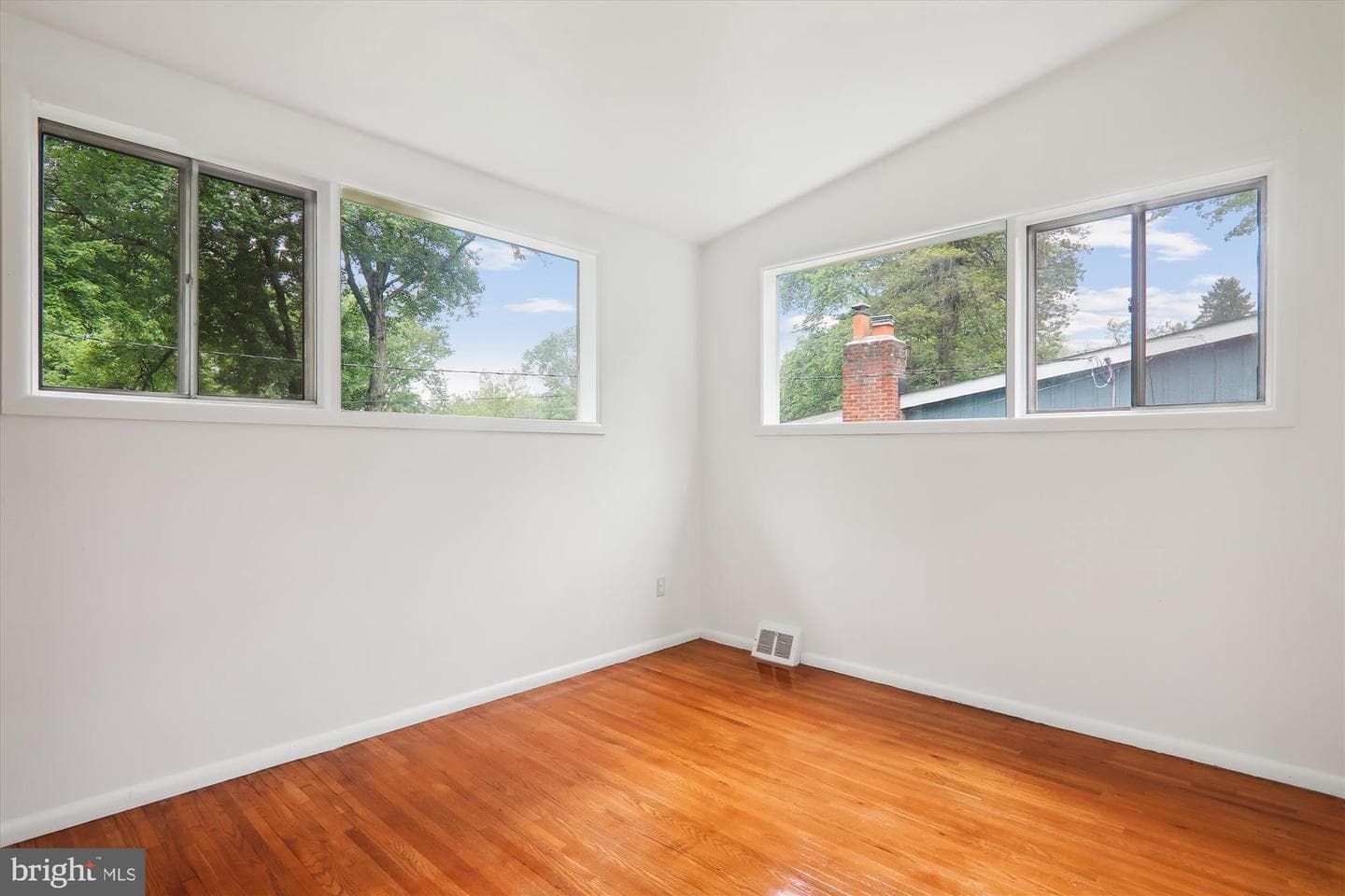 3920 Denfeld Court photo 30