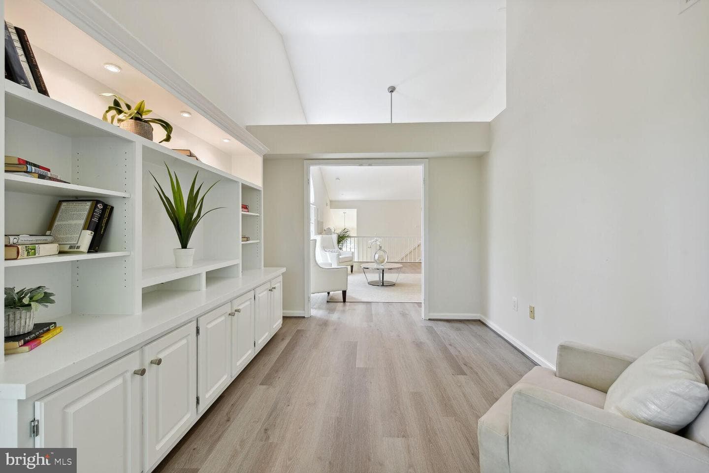 10817 Luxberry Drive photo 18