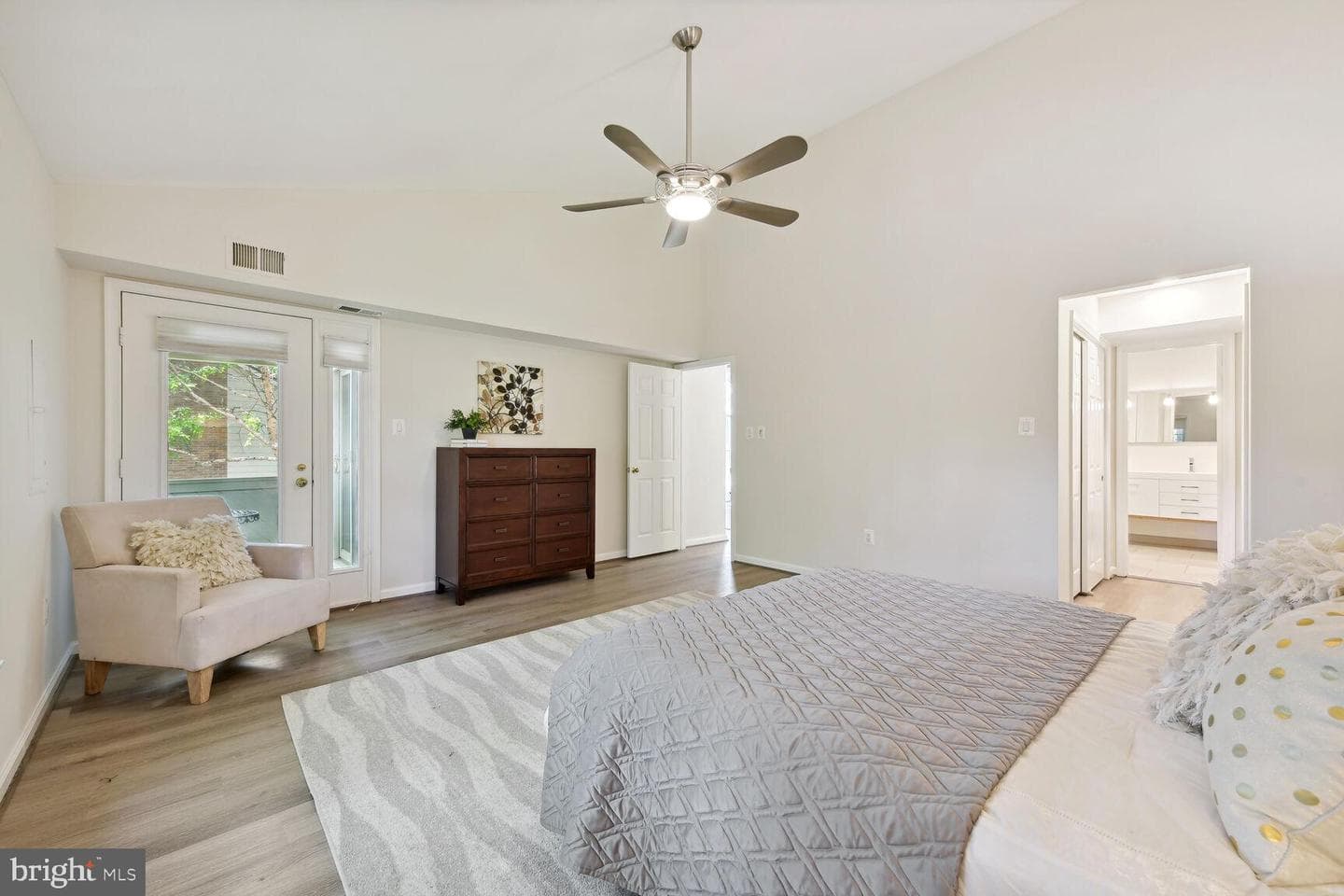 10817 Luxberry Drive photo 20