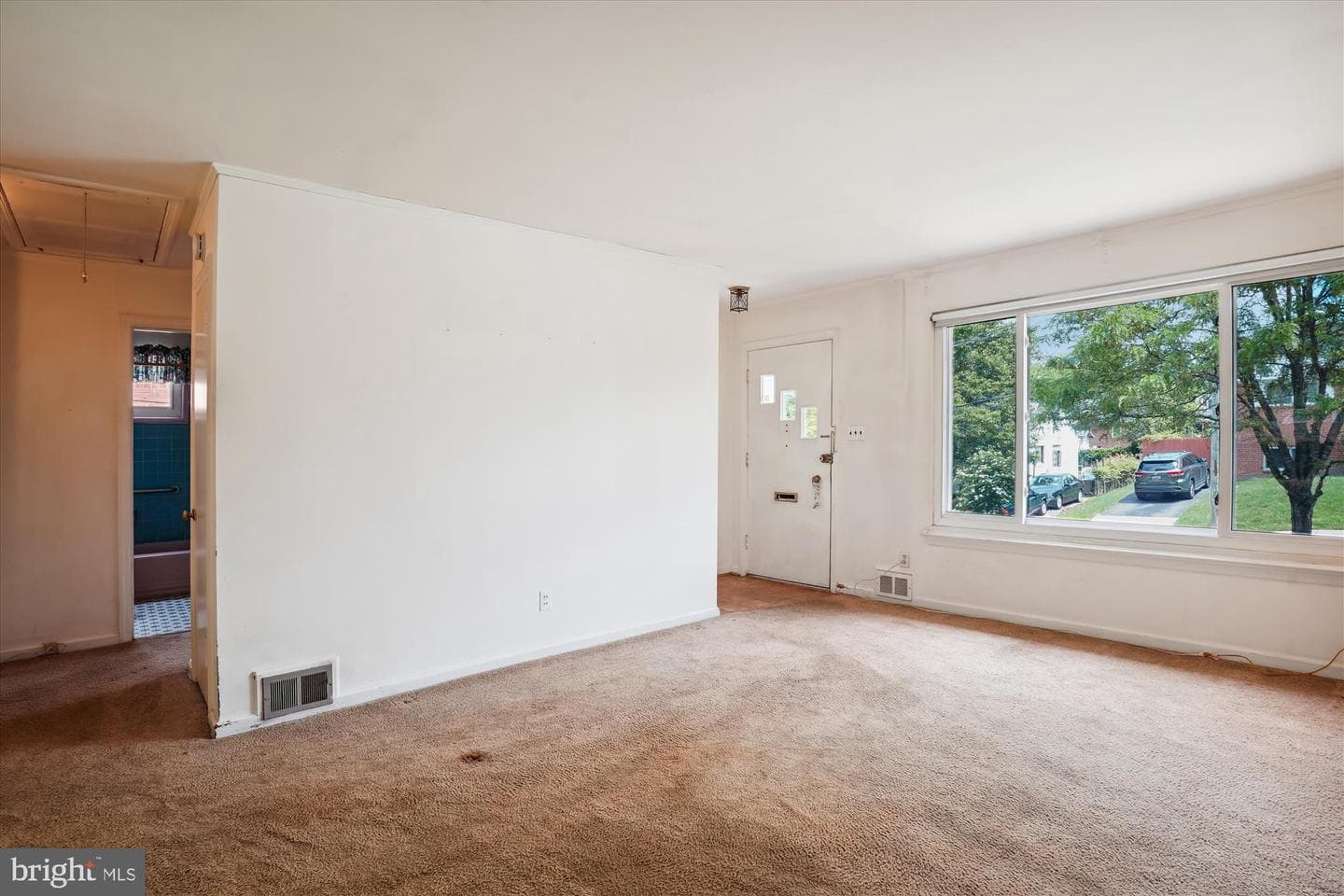 7902 Glenside Drive photo 9