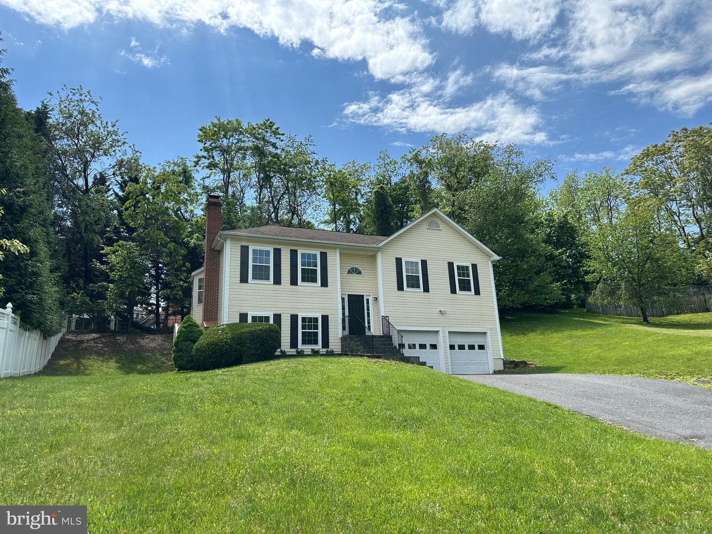 10458 Carlyn Ridge Road photo 2