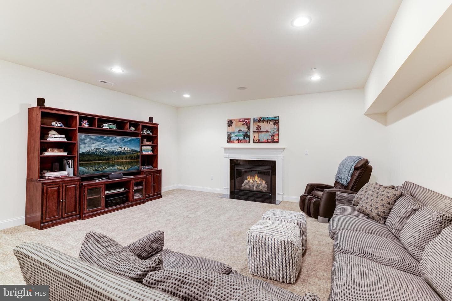 6502 Quaker Ridge Road photo 46