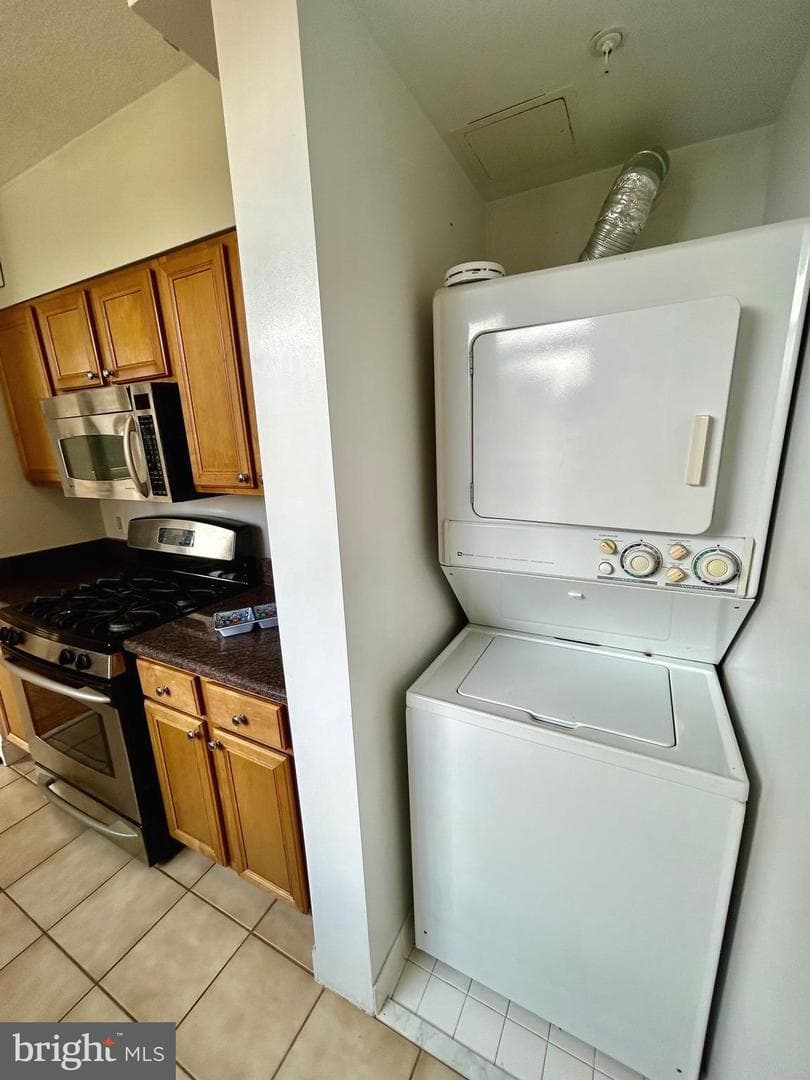 7111 Woodmont Avenue #315 photo 12