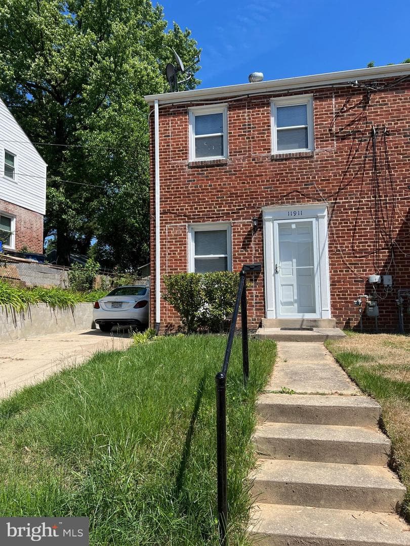 11911 Centerhill Street photo 1