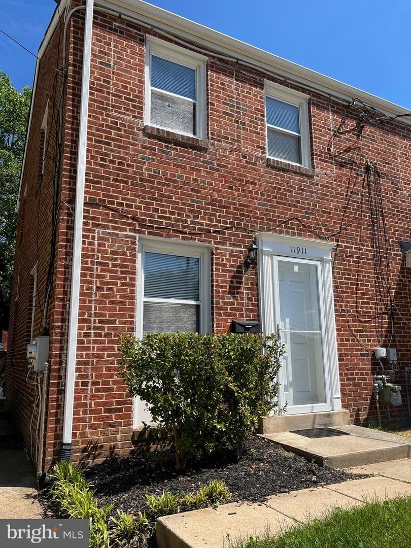 11911 Centerhill Street photo 3