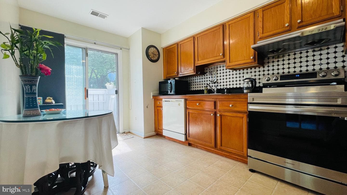 11463 Appledowre Way #5 photo 15