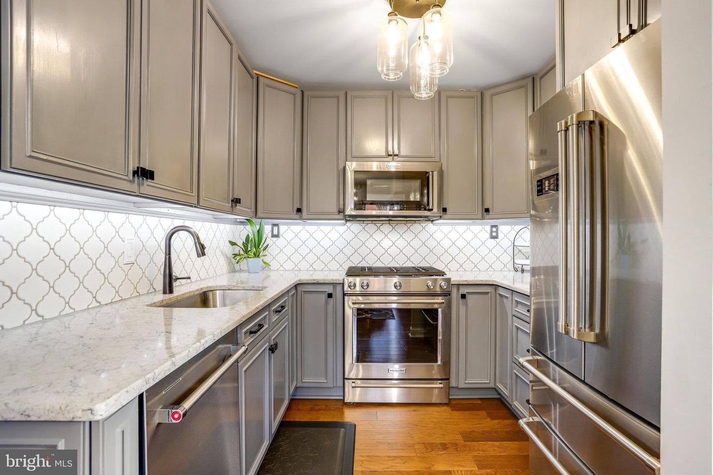 7611 Maple Avenue #803 photo 32