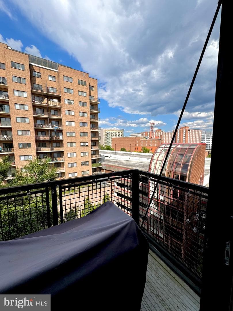 1320 Fenwick Lane #812 photo 9