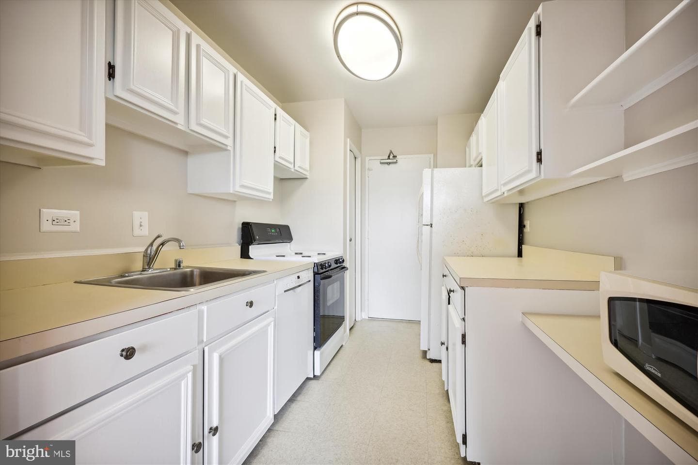 1900 Lyttonsville Road #1108 photo 15