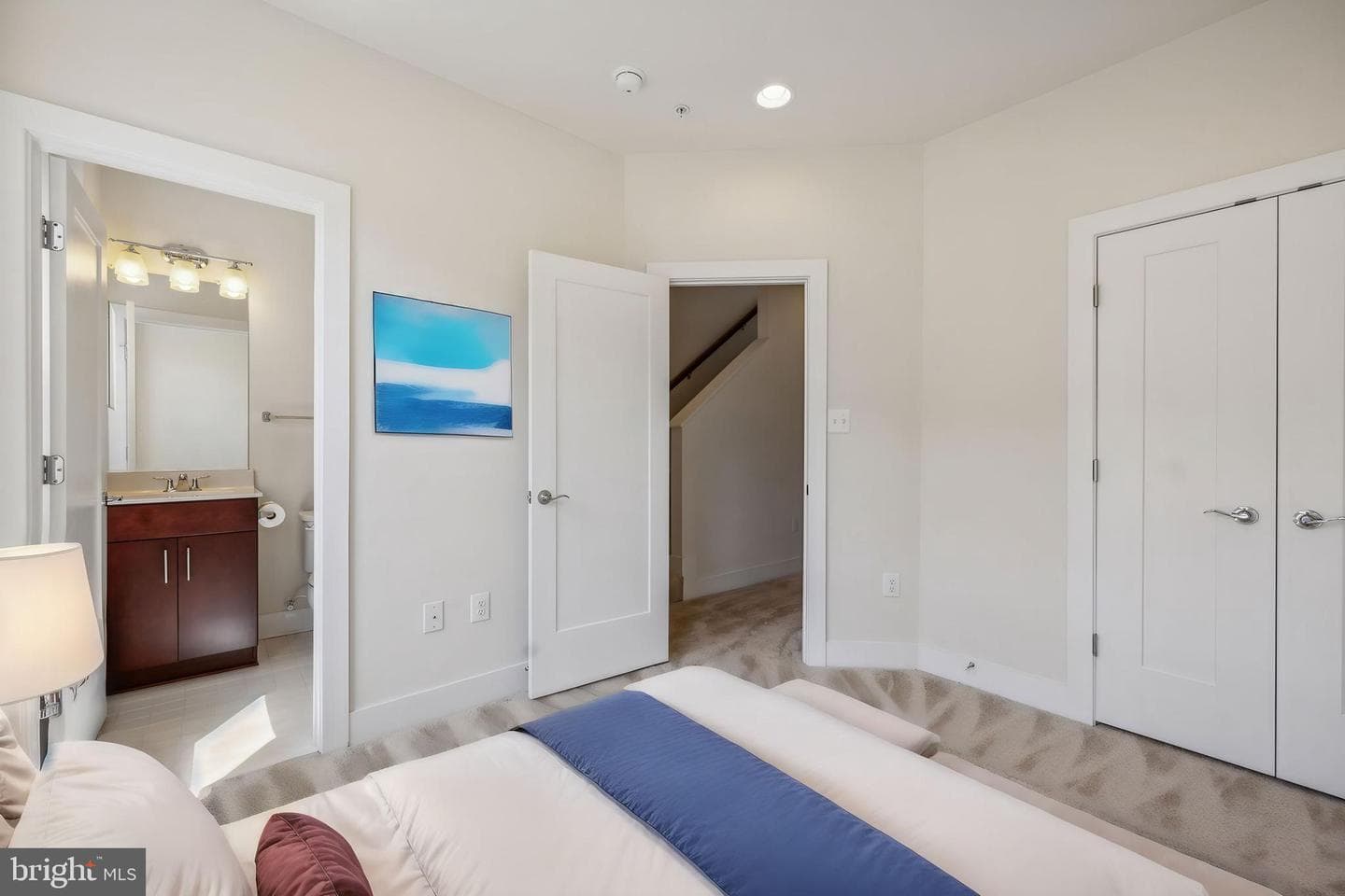 926 King Farm Boulevard photo 11