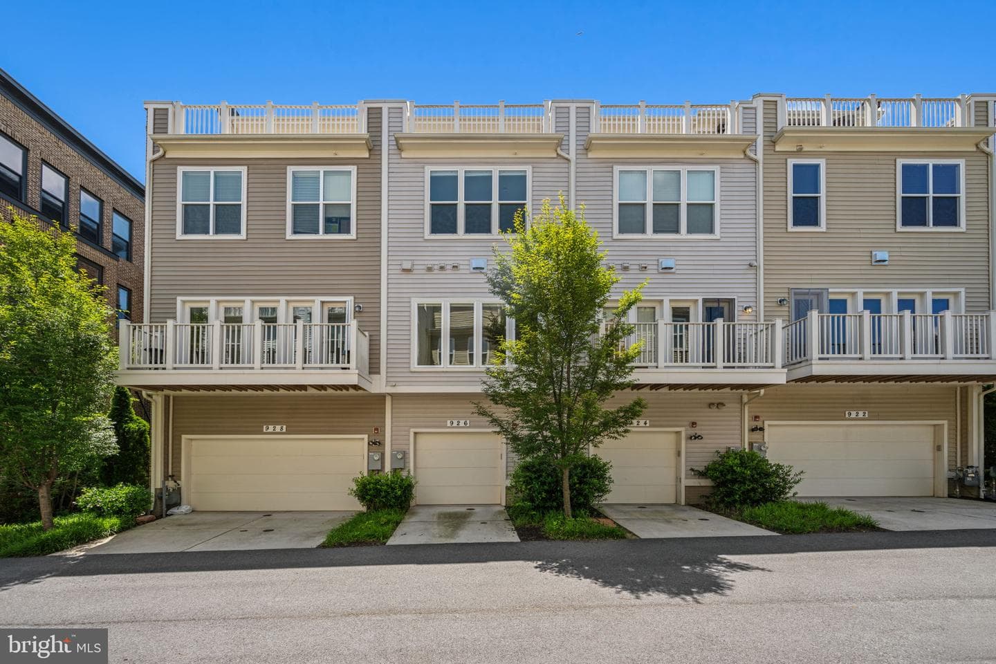 926 King Farm Boulevard photo 18
