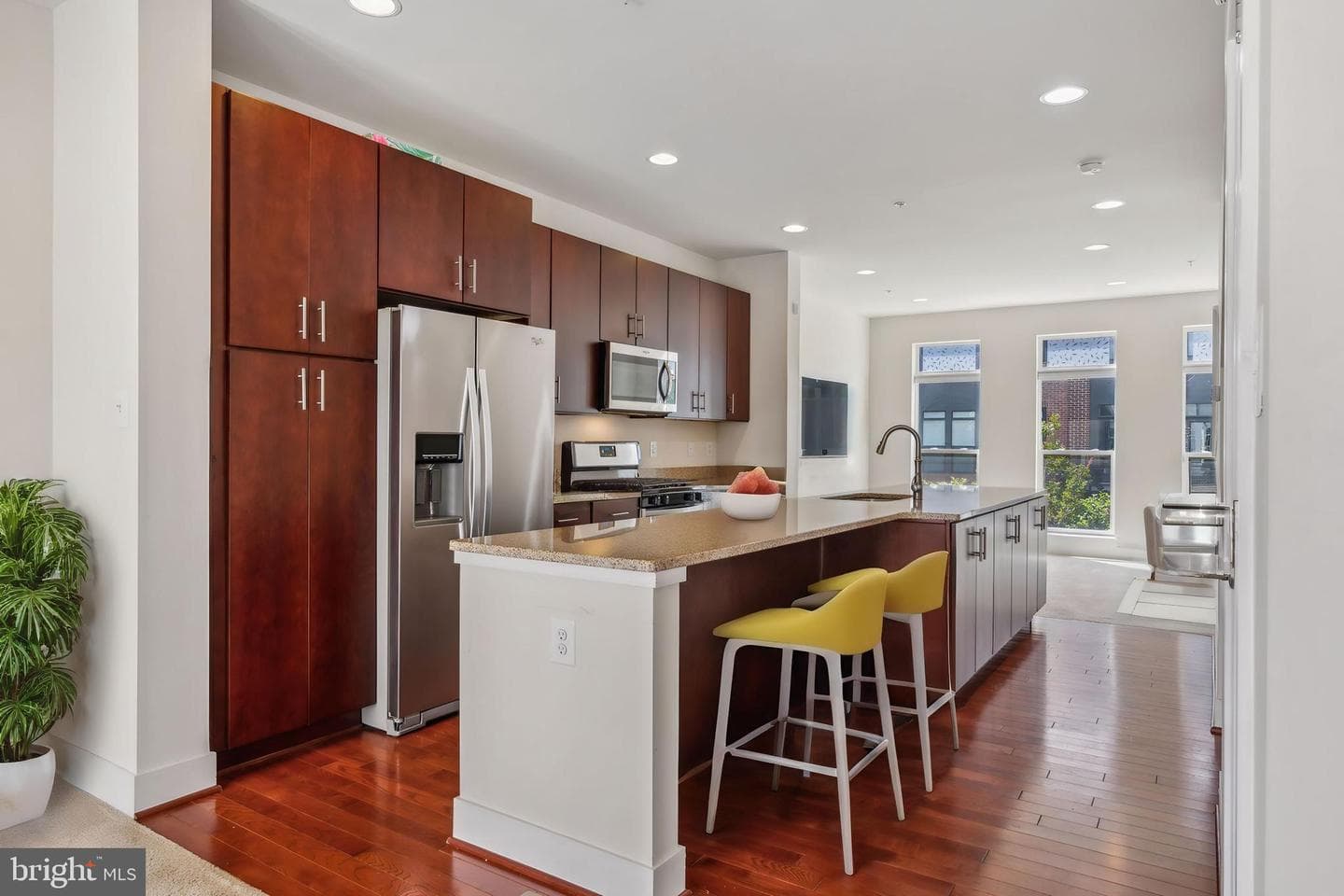 926 King Farm Boulevard photo 3