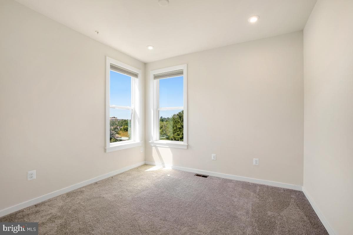16304 Connors Way #22 photo 32