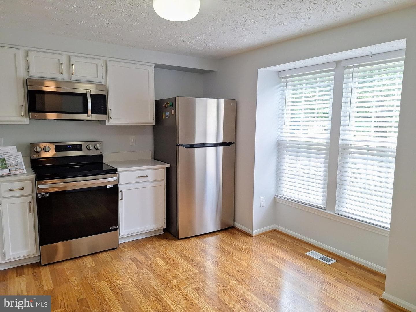 529 Coral Reef Drive photo 4
