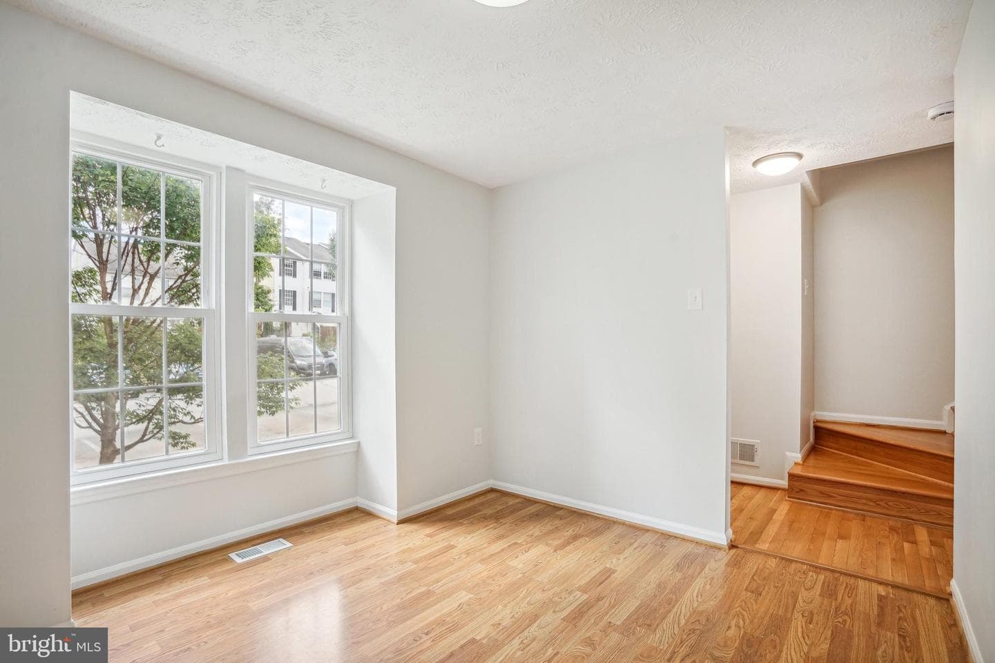 529 Coral Reef Drive photo 9