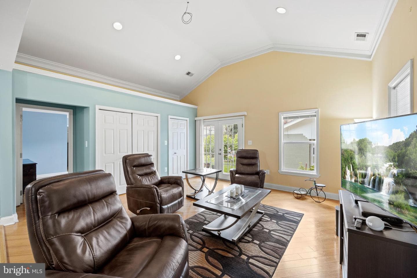 1127 Lewis Avenue photo 15