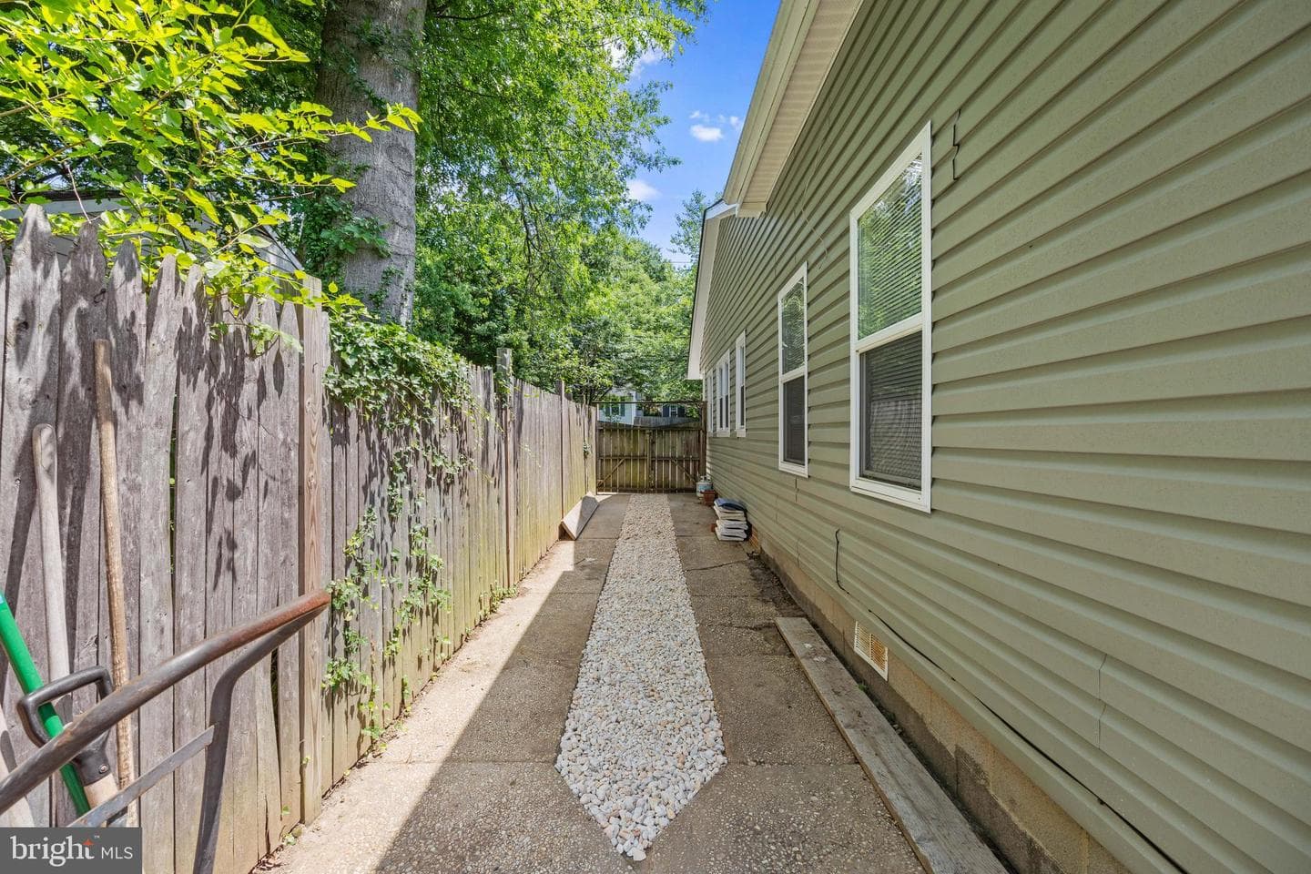 1127 Lewis Avenue photo 32