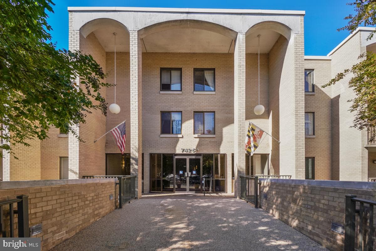 7425 Democracy Boulevard #12 photo 29
