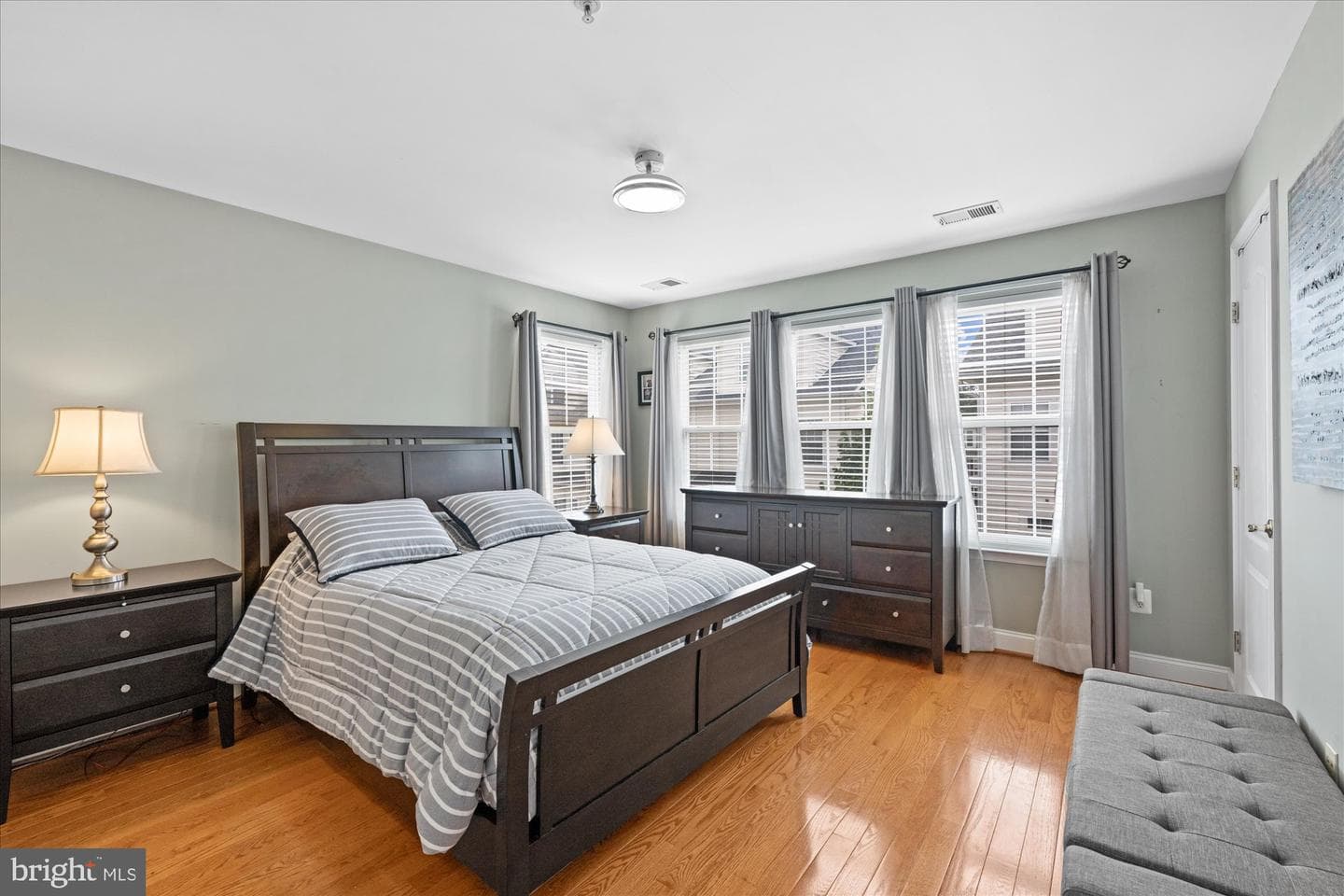 11820 Regents Park Drive photo 10