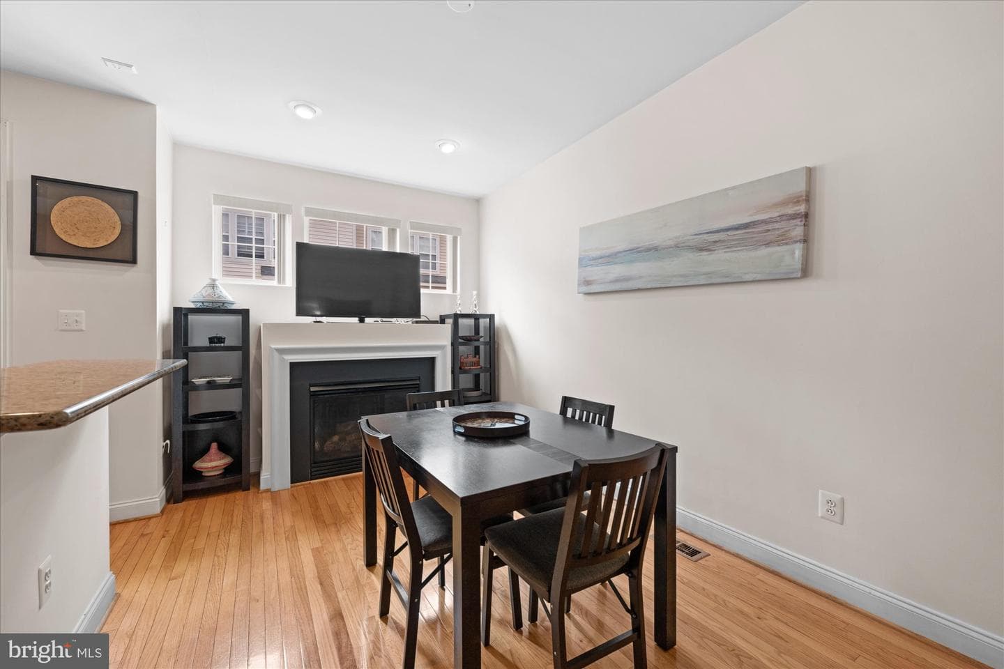 11820 Regents Park Drive photo 7