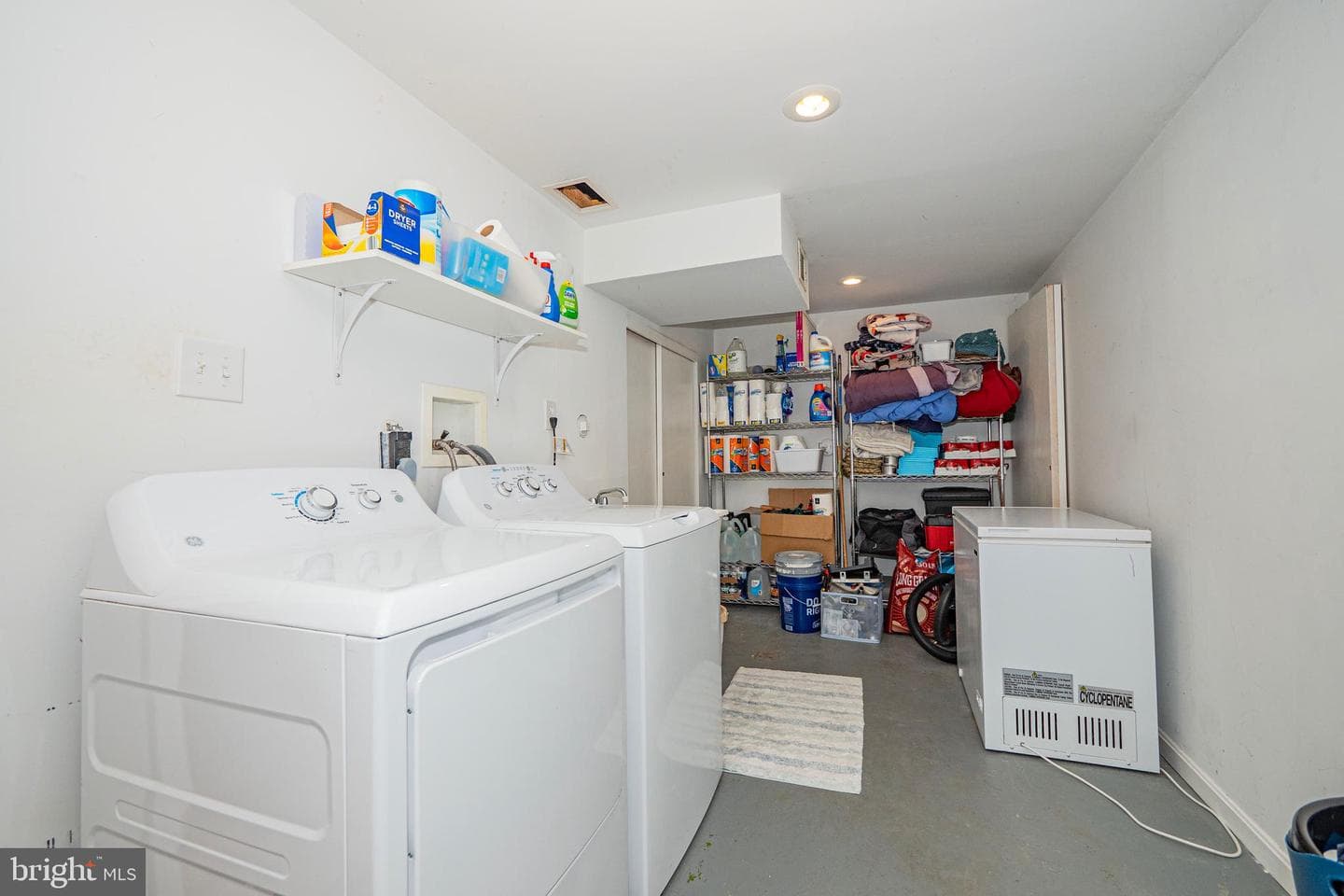 35 Longmeadow Drive photo 32