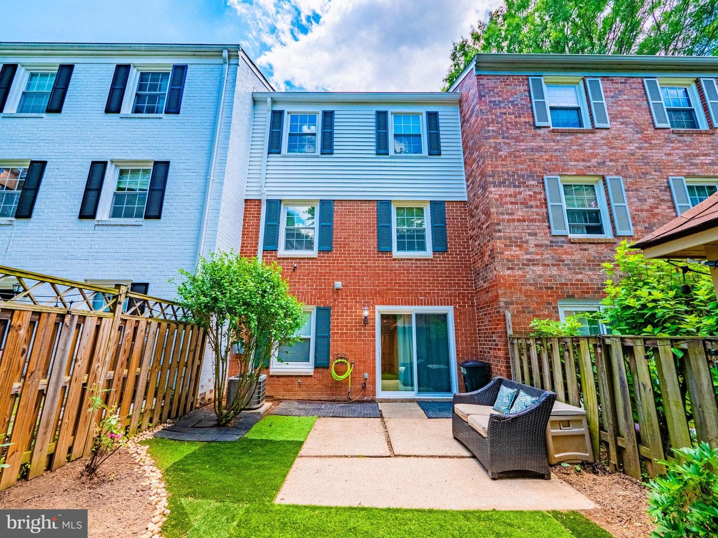 35 Longmeadow Drive photo 4