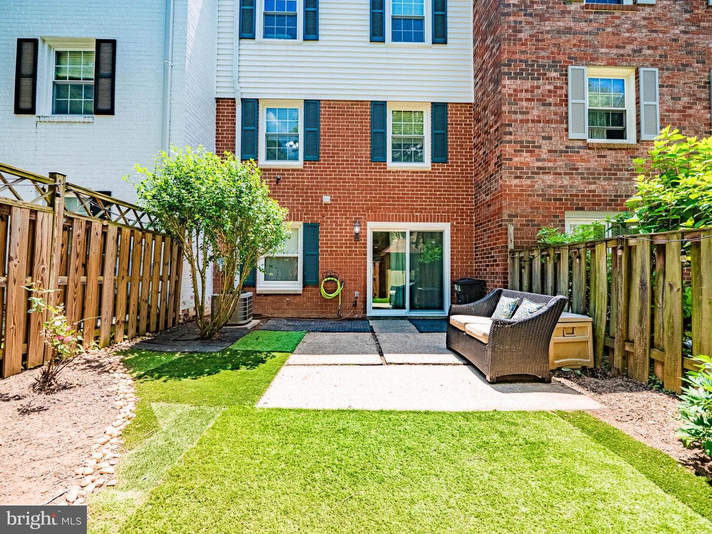 35 Longmeadow Drive photo 5