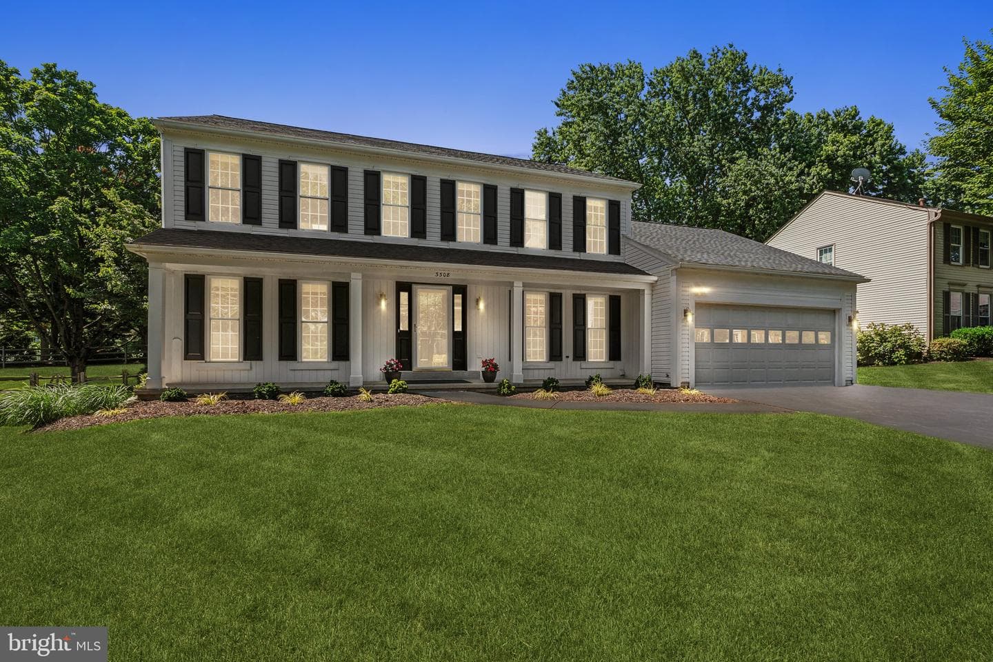 3308 Sandburg Terrace