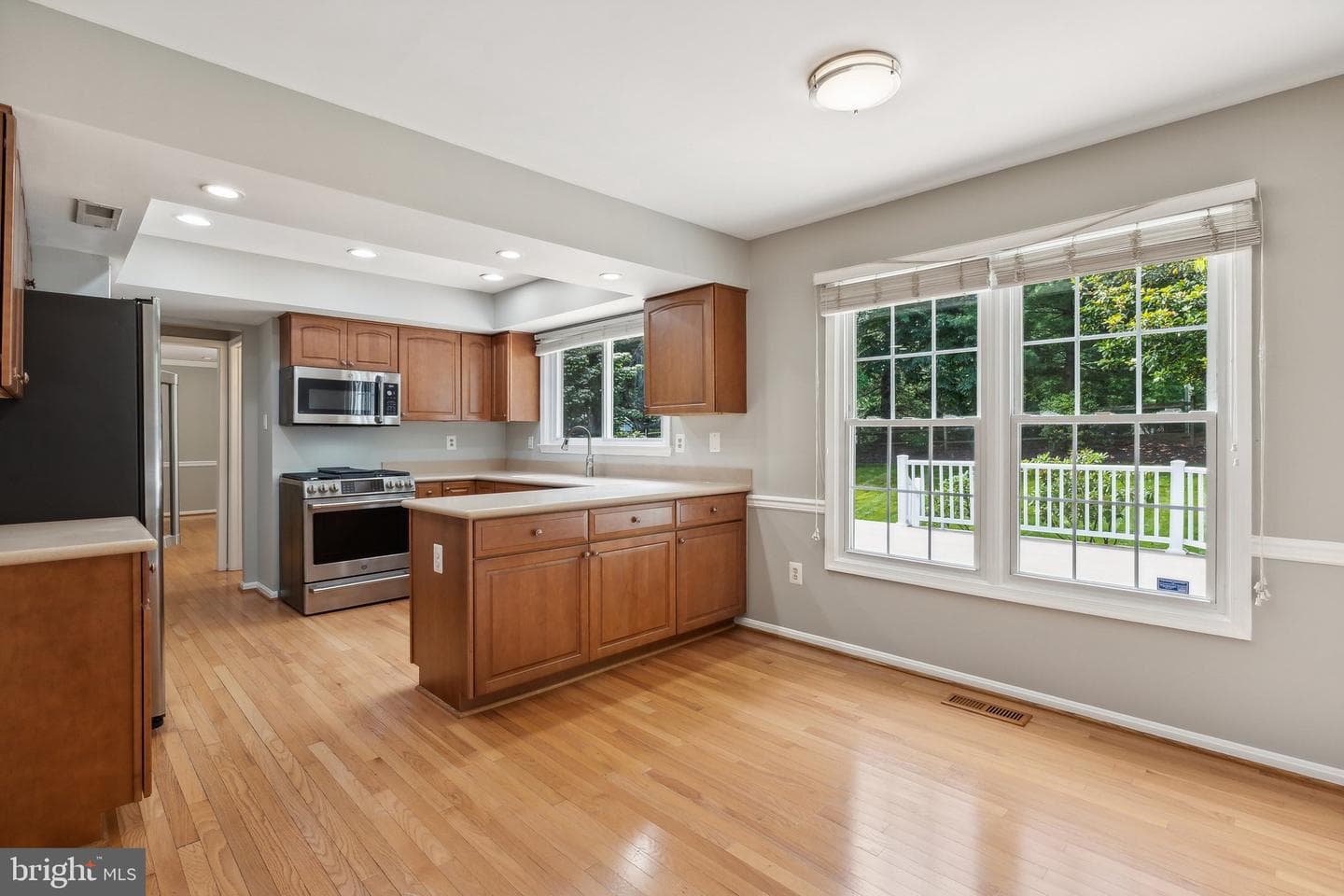 3308 Sandburg Terrace photo 10
