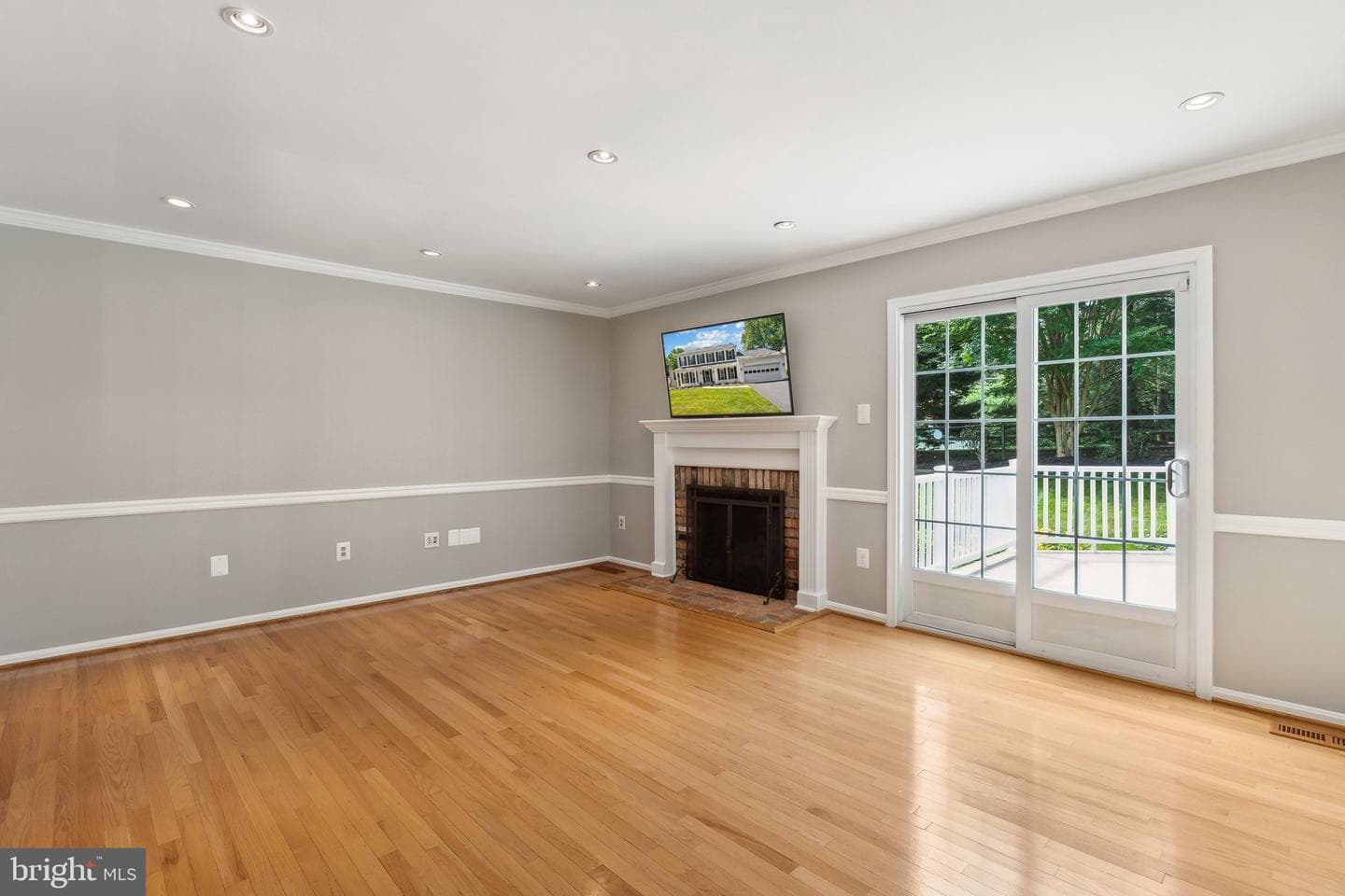 3308 Sandburg Terrace photo 15