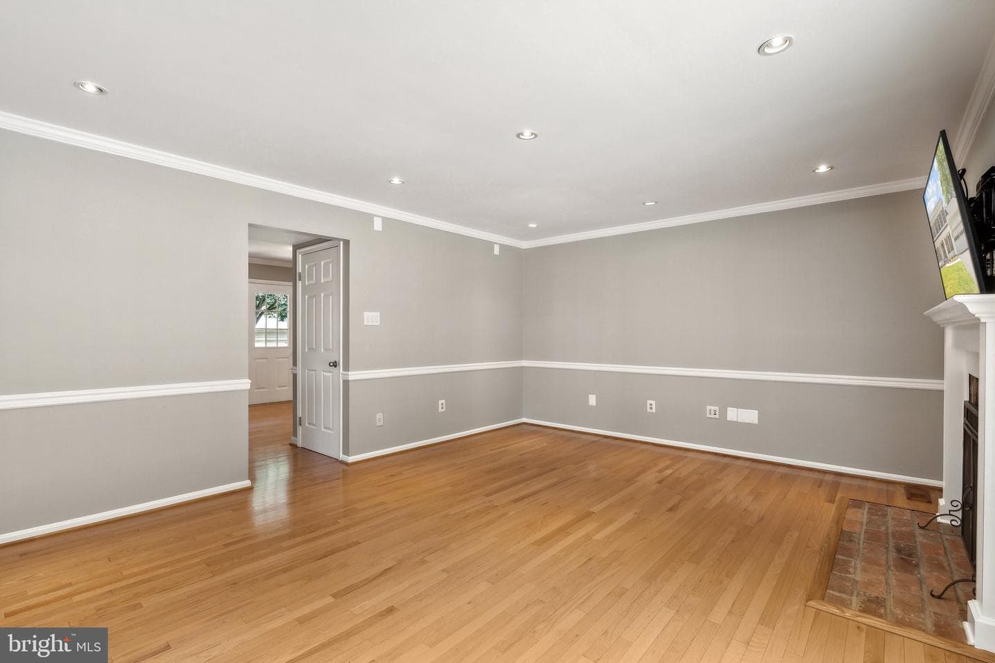 3308 Sandburg Terrace photo 16