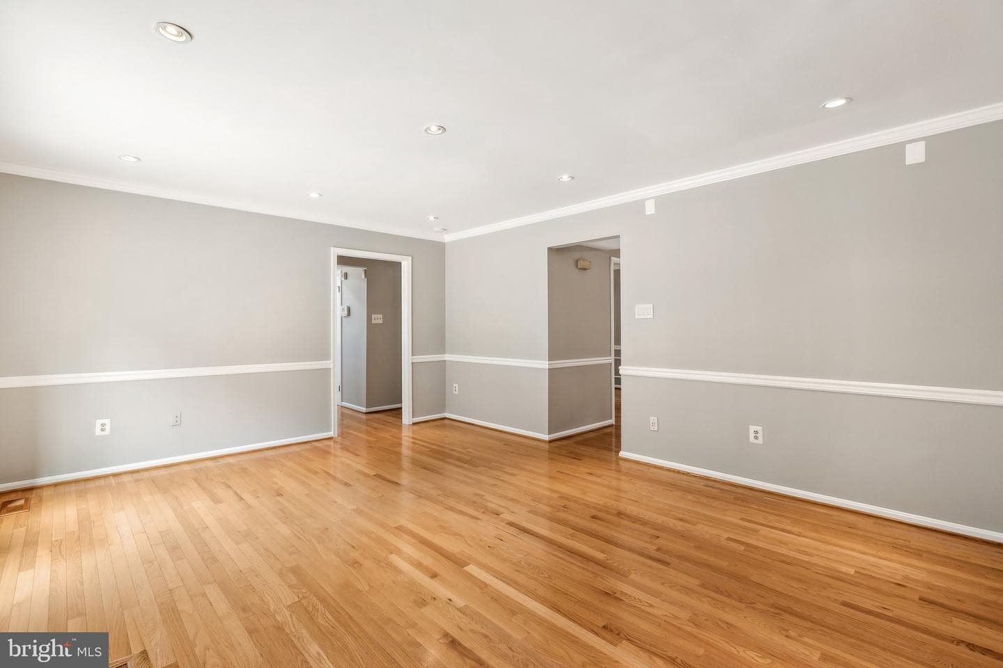 3308 Sandburg Terrace photo 17
