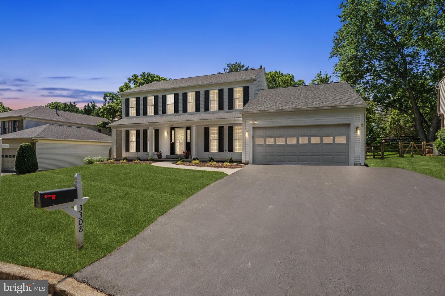3308 Sandburg Terrace photo 2