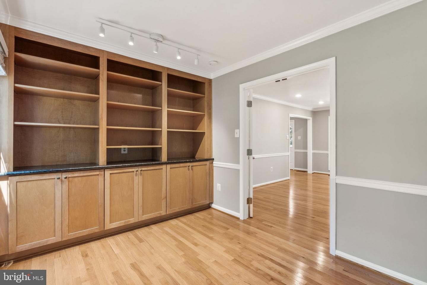 3308 Sandburg Terrace photo 23