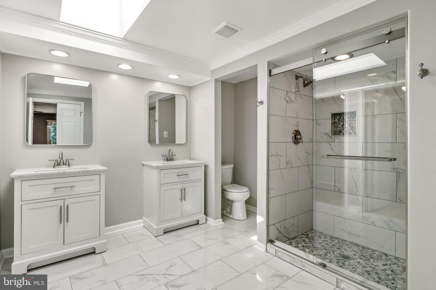 3308 Sandburg Terrace photo 30