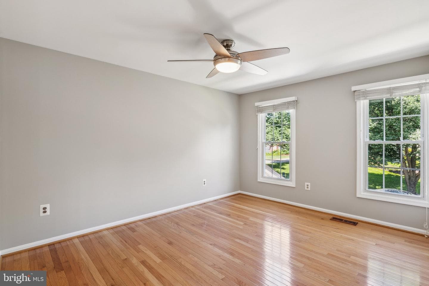 3308 Sandburg Terrace photo 33