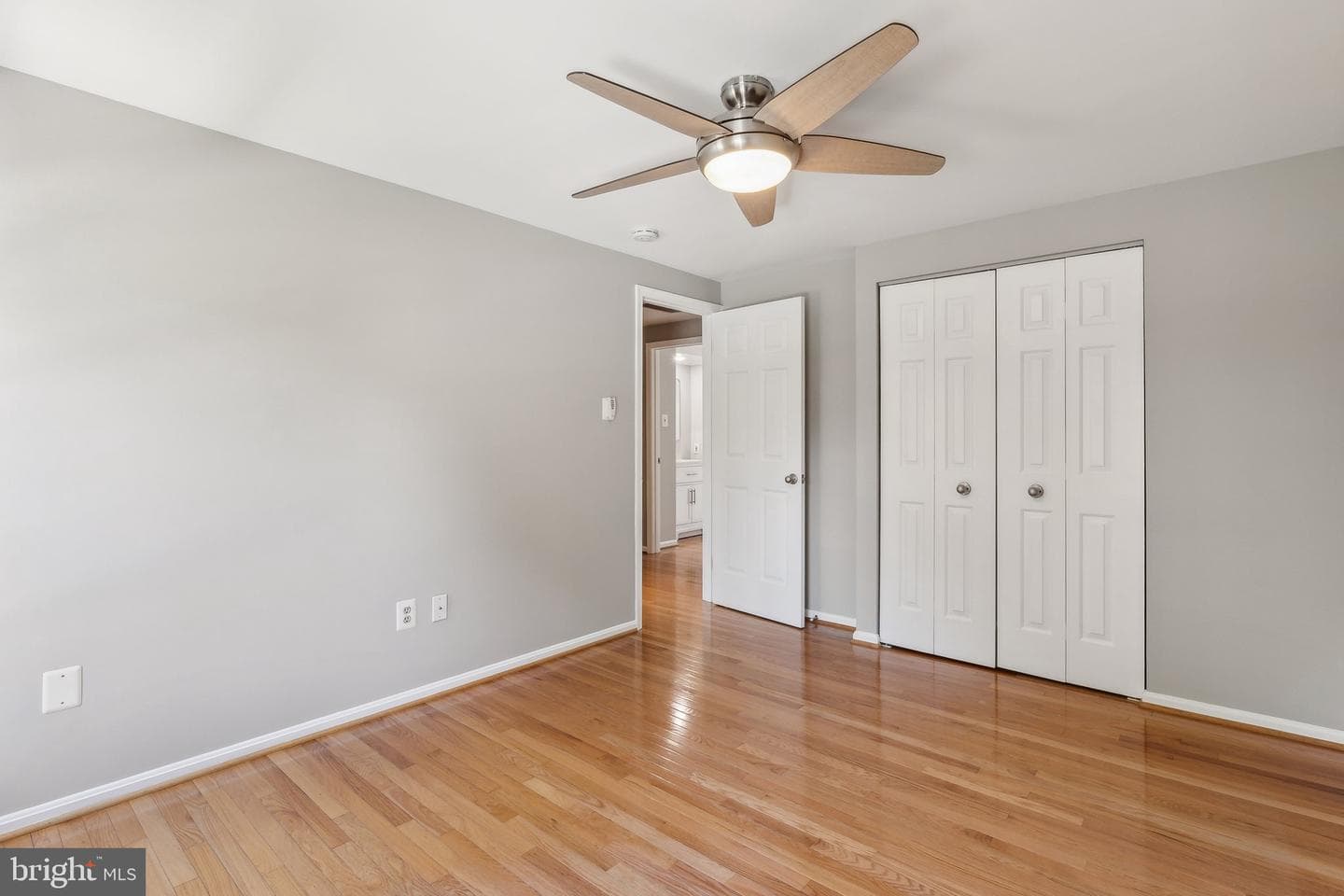 3308 Sandburg Terrace photo 34